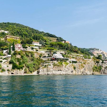 Casa Vacanza Brezza Di Maestrale サレルノ エクステリア 写真