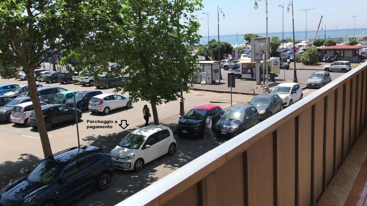 Casa Vacanza Brezza Di Maestrale サレルノ エクステリア 写真