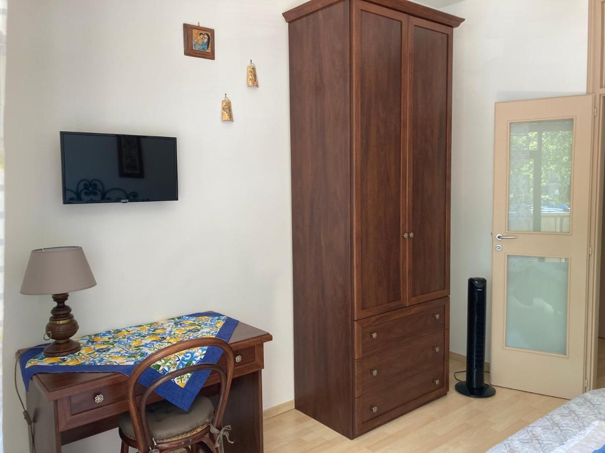 Casa Vacanza Brezza Di Maestrale サレルノ エクステリア 写真