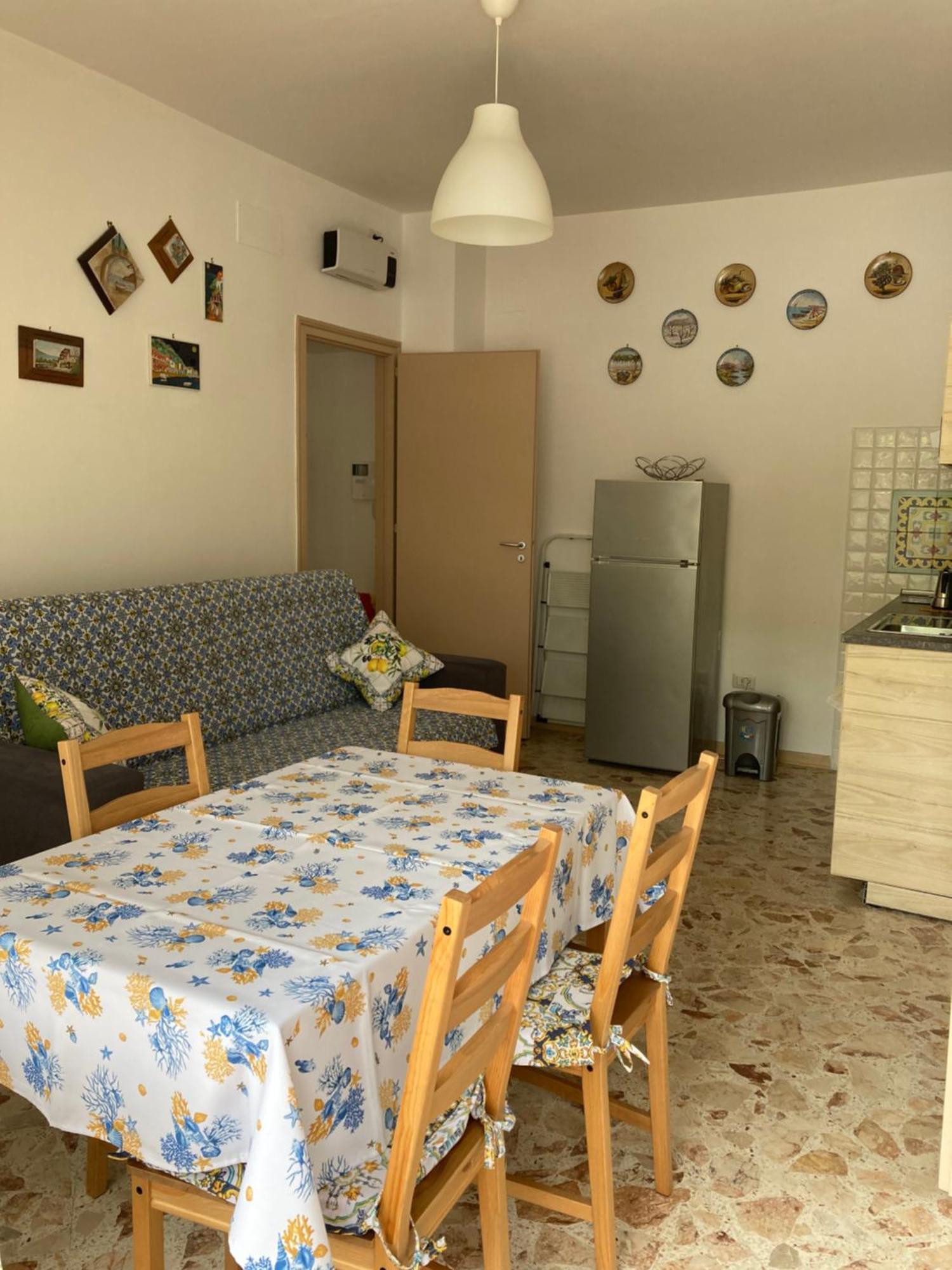 Casa Vacanza Brezza Di Maestrale サレルノ エクステリア 写真