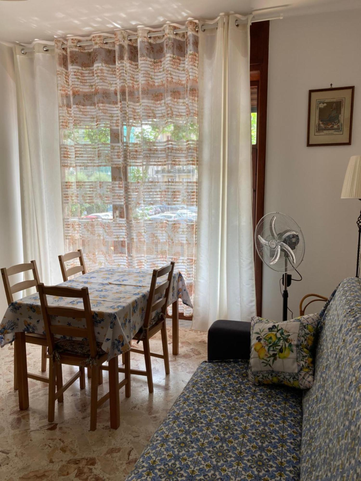 Casa Vacanza Brezza Di Maestrale サレルノ エクステリア 写真